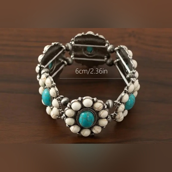 Western Boho Turquoise and White Beaded Bracelet Southwestern Cowgirl Style - Picture 2 of 2